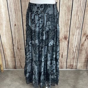 Beige by eci Black/Gray/White Fringed Skirt w/Floral Pattern Small